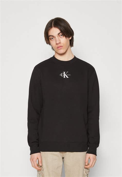 crewneck calvin klein jeans.